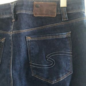 Silver Jeans “Naomi”